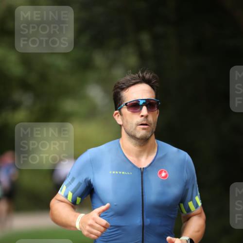 30.08.2026 - Elbe Triathlon Hamburg Antke Förster http://msf.ph/oto/10100019 30.08.2026 11:01:11 Laufen 716 meine-sportfotos.de