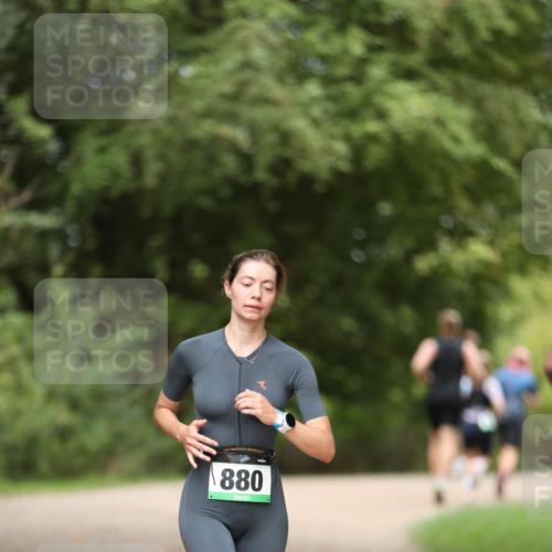 30.08.2026 - Elbe Triathlon Hamburg Antke Förster http://msf.ph/oto/10100021 30.08.2026 11:01:12 Laufen 880 meine-sportfotos.de
