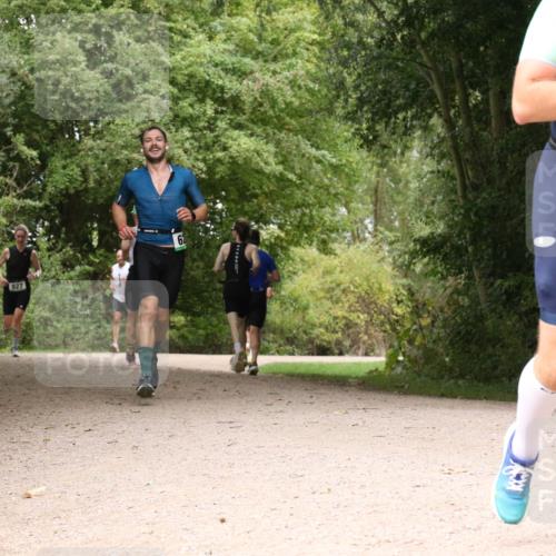 30.08.2026 - Elbe Triathlon Hamburg Antke Förster http://msf.ph/oto/10100026 30.08.2026 11:04:07 Laufen 827, 62 meine-sportfotos.de