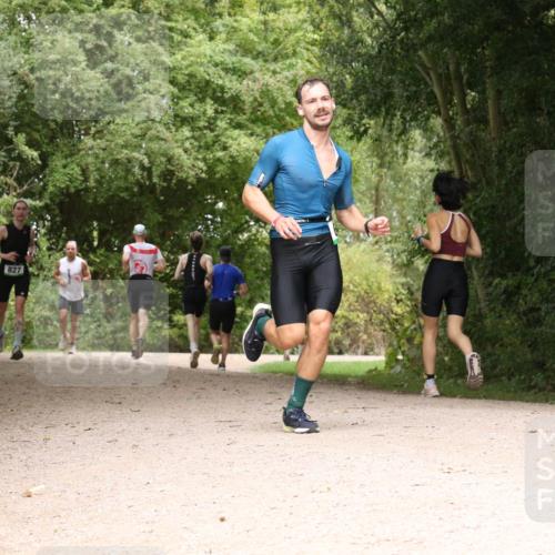 30.08.2026 - Elbe Triathlon Hamburg Antke Förster http://msf.ph/oto/10100028 30.08.2026 11:04:08 Laufen 827 meine-sportfotos.de