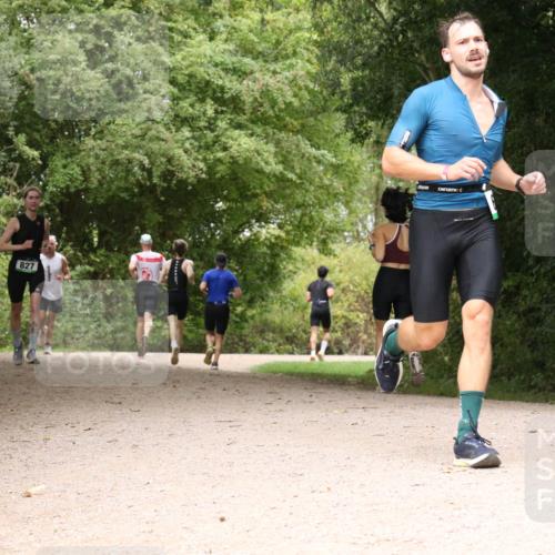 30.08.2026 - Elbe Triathlon Hamburg Antke Förster http://msf.ph/oto/10100030 30.08.2026 11:04:09 Laufen 827 meine-sportfotos.de