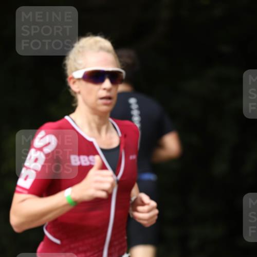 30.08.2026 - Elbe Triathlon Hamburg Antke Förster http://msf.ph/oto/10100047 30.08.2026 11:01:29 Laufen 953 meine-sportfotos.de