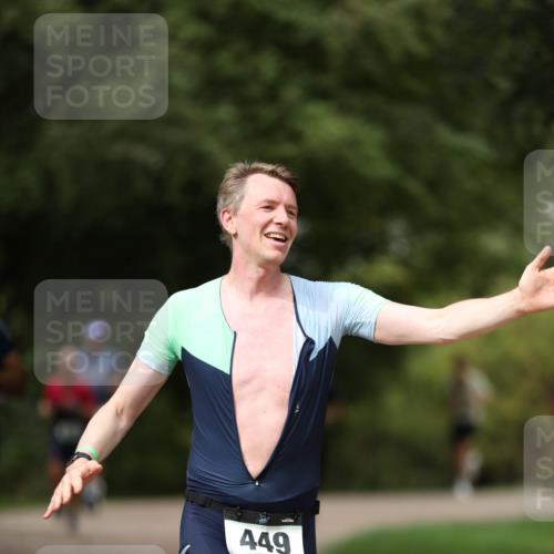30.08.2026 - Elbe Triathlon Hamburg Antke Förster http://msf.ph/oto/10100053 30.08.2026 11:01:36 Laufen 449 meine-sportfotos.de