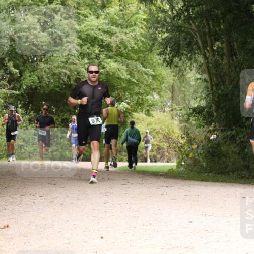 30.08.2026 - Elbe Triathlon Hamburg Antke Förster http://msf.ph/oto/10100054 30.08.2026 11:04:26 Laufen 757, 1067, 675 meine-sportfotos.de