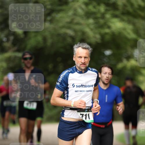 30.08.2026 - Elbe Triathlon Hamburg Antke Förster http://msf.ph/oto/10100061 30.08.2026 11:01:39 Laufen 711, 750 meine-sportfotos.de
