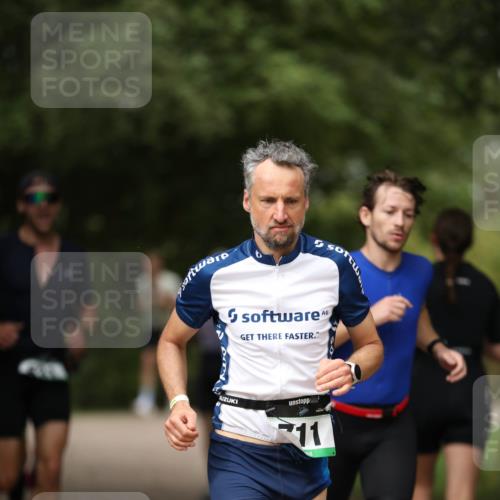 30.08.2026 - Elbe Triathlon Hamburg Antke Förster http://msf.ph/oto/10100063 30.08.2026 11:01:39 Laufen 11 meine-sportfotos.de