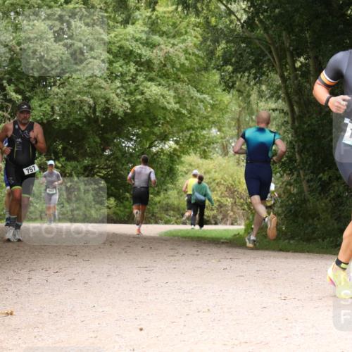 30.08.2026 - Elbe Triathlon Hamburg Antke Förster http://msf.ph/oto/10100070 30.08.2026 11:04:32 Laufen 757, 1067 meine-sportfotos.de