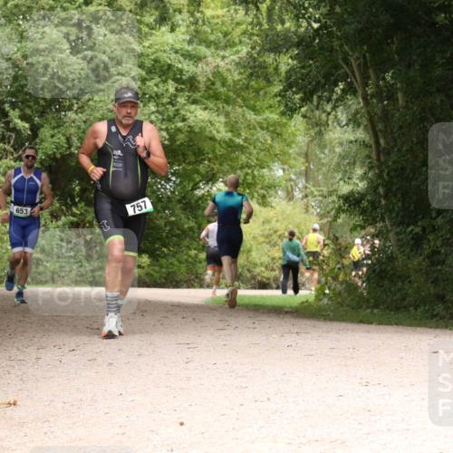 30.08.2026 - Elbe Triathlon Hamburg Antke Förster http://msf.ph/oto/10100074 30.08.2026 11:04:34 Laufen 653, 757 meine-sportfotos.de