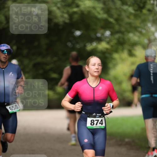 30.08.2026 - Elbe Triathlon Hamburg Antke Förster http://msf.ph/oto/10100077 30.08.2026 11:01:43 Laufen 658, 874 meine-sportfotos.de