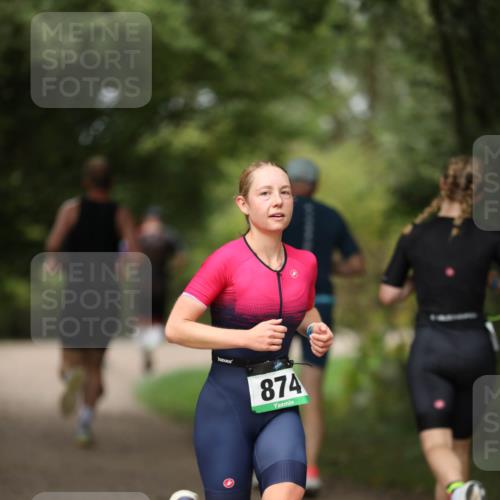 30.08.2026 - Elbe Triathlon Hamburg Antke Förster http://msf.ph/oto/10100079 30.08.2026 11:01:44 Laufen 874 meine-sportfotos.de
