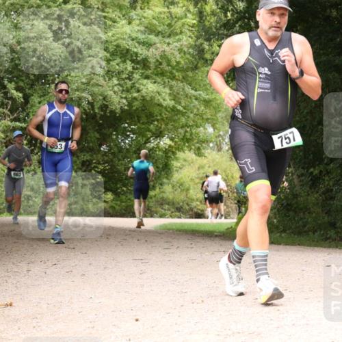 30.08.2026 - Elbe Triathlon Hamburg Antke Förster http://msf.ph/oto/10100080 30.08.2026 11:04:37 Laufen 863, 53, 757 meine-sportfotos.de