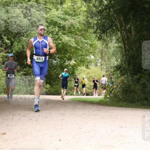 30.08.2026 - Elbe Triathlon Hamburg Antke Förster http://msf.ph/oto/10100084 30.08.2026 11:04:38 Laufen 863, 653 meine-sportfotos.de