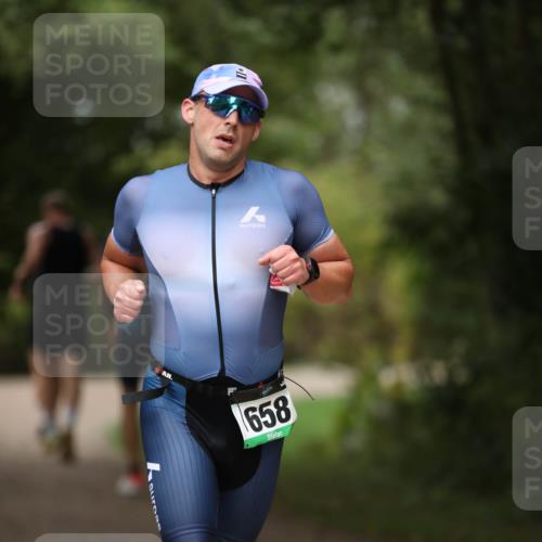 30.08.2026 - Elbe Triathlon Hamburg Antke Förster http://msf.ph/oto/10100085 30.08.2026 11:01:45 Laufen 59, 658 meine-sportfotos.de
