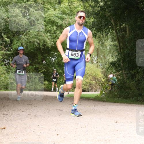 30.08.2026 - Elbe Triathlon Hamburg Antke Förster http://msf.ph/oto/10100086 30.08.2026 11:04:39 Laufen 863, 653 meine-sportfotos.de