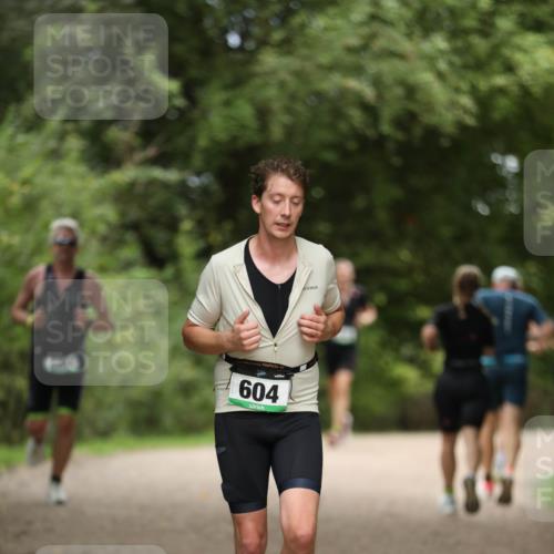 30.08.2026 - Elbe Triathlon Hamburg Antke Förster http://msf.ph/oto/10100091 30.08.2026 11:01:48 Laufen 604 meine-sportfotos.de
