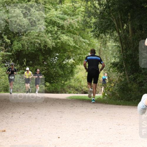 30.08.2026 - Elbe Triathlon Hamburg Antke Förster http://msf.ph/oto/10100096 30.08.2026 11:04:42 Laufen 967, 863 meine-sportfotos.de