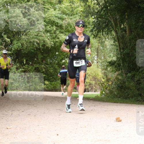 30.08.2026 - Elbe Triathlon Hamburg Antke Förster http://msf.ph/oto/10100104 30.08.2026 11:04:49 Laufen 967 meine-sportfotos.de