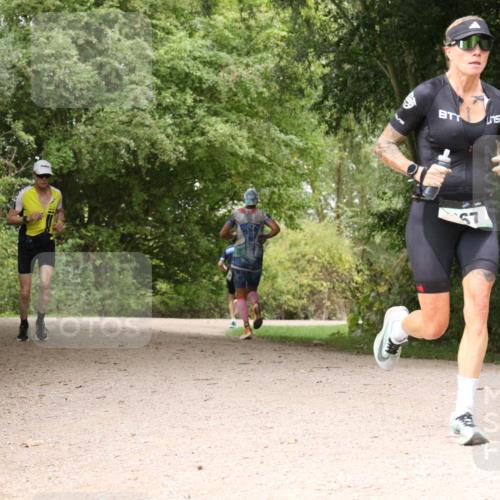30.08.2026 - Elbe Triathlon Hamburg Antke Förster http://msf.ph/oto/10100106 30.08.2026 11:04:50 Laufen 57 meine-sportfotos.de
