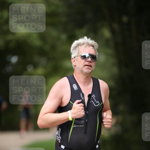 30.08.2026 - Elbe Triathlon Hamburg Antke Förster http://msf.ph/oto/10100107 30.08.2026 11:01:54 Laufen 680 meine-sportfotos.de