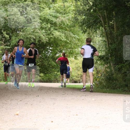 30.08.2026 - Elbe Triathlon Hamburg Antke Förster http://msf.ph/oto/10100118 30.08.2026 11:05:05 Laufen 728, 495 meine-sportfotos.de