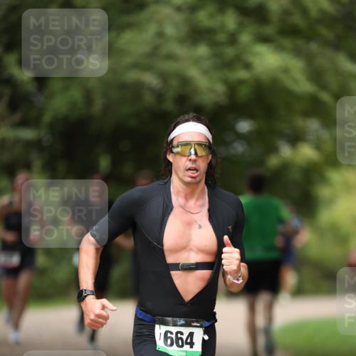 30.08.2026 - Elbe Triathlon Hamburg Antke Förster http://msf.ph/oto/10100119 30.08.2026 11:01:59 Laufen 664 meine-sportfotos.de