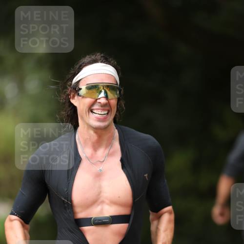 30.08.2026 - Elbe Triathlon Hamburg Antke Förster http://msf.ph/oto/10100123 30.08.2026 11:02:00 Laufen 664 meine-sportfotos.de