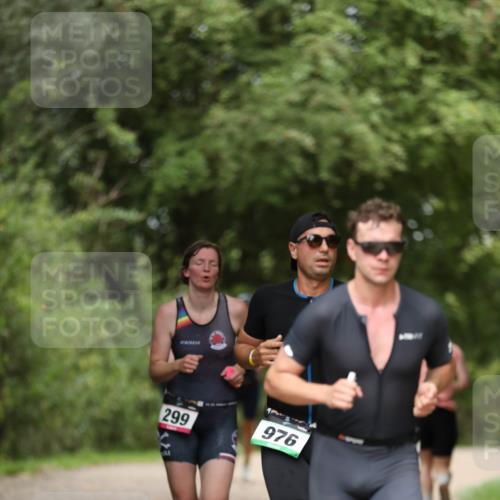 30.08.2026 - Elbe Triathlon Hamburg Antke Förster http://msf.ph/oto/10100127 30.08.2026 11:02:02 Laufen 976, 299 meine-sportfotos.de