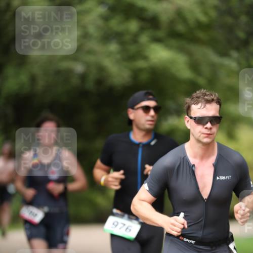 30.08.2026 - Elbe Triathlon Hamburg Antke Förster http://msf.ph/oto/10100129 30.08.2026 11:02:03 Laufen 976 meine-sportfotos.de