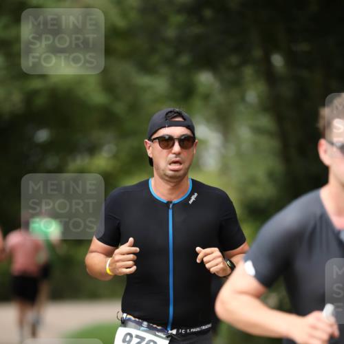 30.08.2026 - Elbe Triathlon Hamburg Antke Förster http://msf.ph/oto/10100131 30.08.2026 11:02:04 Laufen 976 meine-sportfotos.de