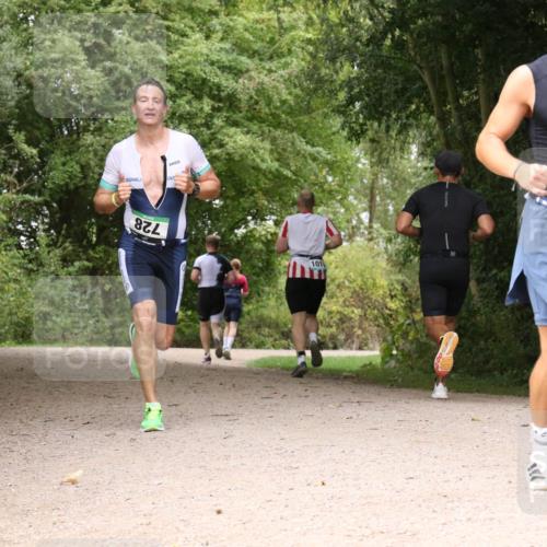 30.08.2026 - Elbe Triathlon Hamburg Antke Förster http://msf.ph/oto/10100132 30.08.2026 11:05:10 Laufen 87, 101 meine-sportfotos.de