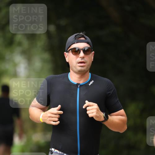 30.08.2026 - Elbe Triathlon Hamburg Antke Förster http://msf.ph/oto/10100133 30.08.2026 11:02:04 Laufen 976 meine-sportfotos.de