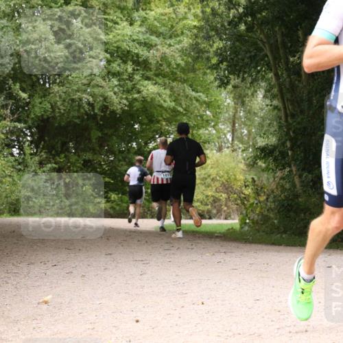 30.08.2026 - Elbe Triathlon Hamburg Antke Förster http://msf.ph/oto/10100134 30.08.2026 11:05:12 Laufen 1018, 728 meine-sportfotos.de