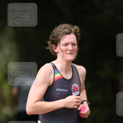 30.08.2026 - Elbe Triathlon Hamburg Antke Förster http://msf.ph/oto/10100139 30.08.2026 11:02:07 Laufen 299 meine-sportfotos.de