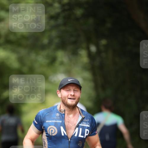30.08.2026 - Elbe Triathlon Hamburg Antke Förster http://msf.ph/oto/10100143 30.08.2026 11:02:10 Laufen 25, 2022 meine-sportfotos.de