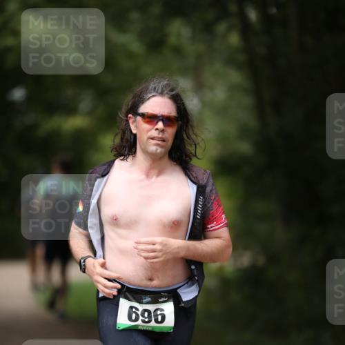 30.08.2026 - Elbe Triathlon Hamburg Antke Förster http://msf.ph/oto/10100149 30.08.2026 11:02:14 Laufen 696 meine-sportfotos.de