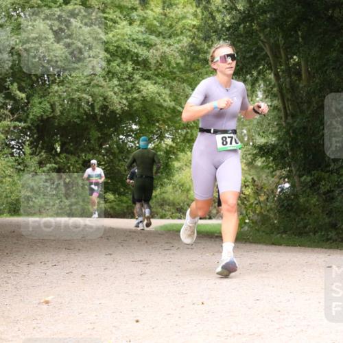 30.08.2026 - Elbe Triathlon Hamburg Antke Förster http://msf.ph/oto/10100150 30.08.2026 11:05:49 Laufen 878 meine-sportfotos.de
