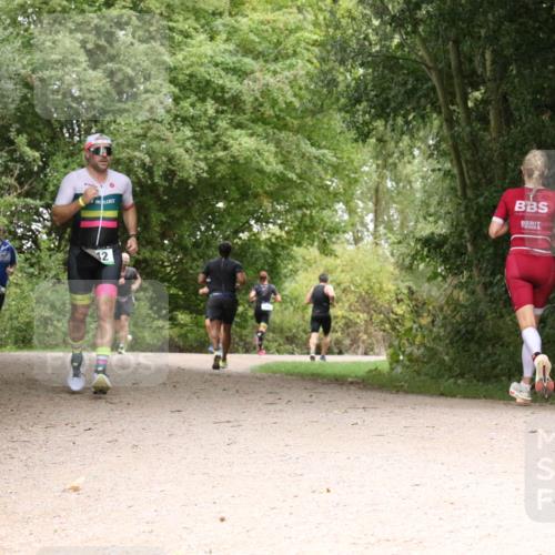 30.08.2026 - Elbe Triathlon Hamburg Antke Förster http://msf.ph/oto/10100156 30.08.2026 11:06:00 Laufen 2 meine-sportfotos.de