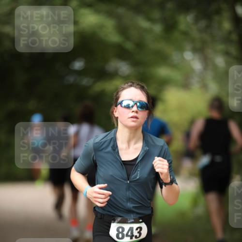 30.08.2026 - Elbe Triathlon Hamburg Antke Förster http://msf.ph/oto/10100165 30.08.2026 11:02:31 Laufen 843 meine-sportfotos.de