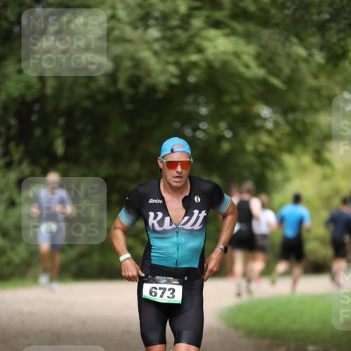 30.08.2026 - Elbe Triathlon Hamburg Antke Förster http://msf.ph/oto/10100173 30.08.2026 11:02:39 Laufen 673 meine-sportfotos.de