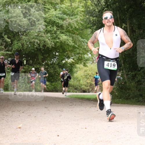 30.08.2026 - Elbe Triathlon Hamburg Antke Förster http://msf.ph/oto/10100188 30.08.2026 11:06:19 Laufen 831, 419 meine-sportfotos.de