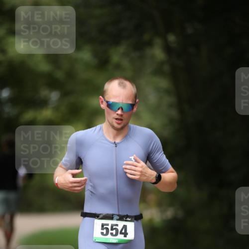 30.08.2026 - Elbe Triathlon Hamburg Antke Förster http://msf.ph/oto/10100191 30.08.2026 11:02:48 Laufen 554 meine-sportfotos.de