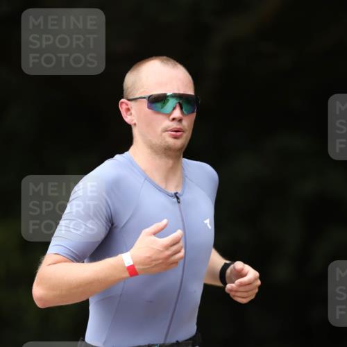 30.08.2026 - Elbe Triathlon Hamburg Antke Förster http://msf.ph/oto/10100195 30.08.2026 11:02:49 Laufen 554 meine-sportfotos.de