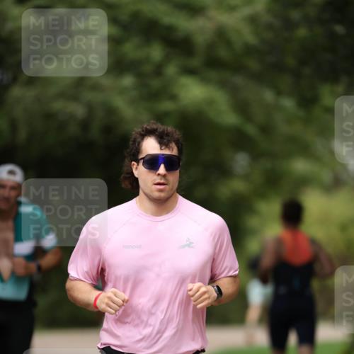 30.08.2026 - Elbe Triathlon Hamburg Antke Förster http://msf.ph/oto/10100203 30.08.2026 11:02:53 Laufen 509 meine-sportfotos.de