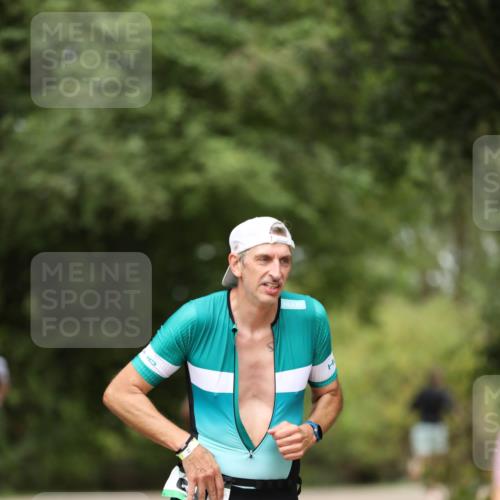 30.08.2026 - Elbe Triathlon Hamburg Antke Förster http://msf.ph/oto/10100207 30.08.2026 11:02:54 Laufen  meine-sportfotos.de