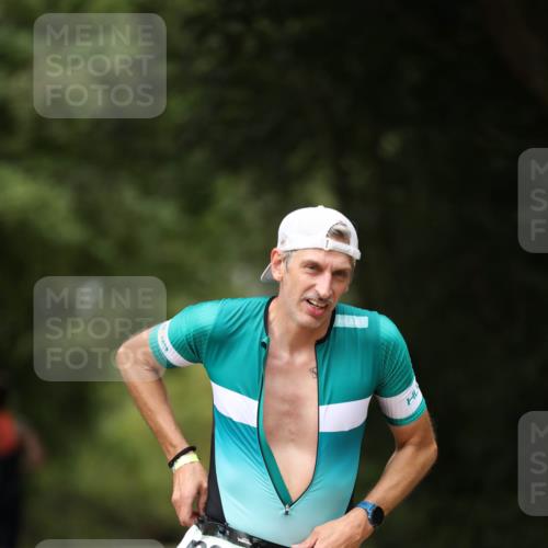 30.08.2026 - Elbe Triathlon Hamburg Antke Förster http://msf.ph/oto/10100209 30.08.2026 11:02:55 Laufen 690 meine-sportfotos.de