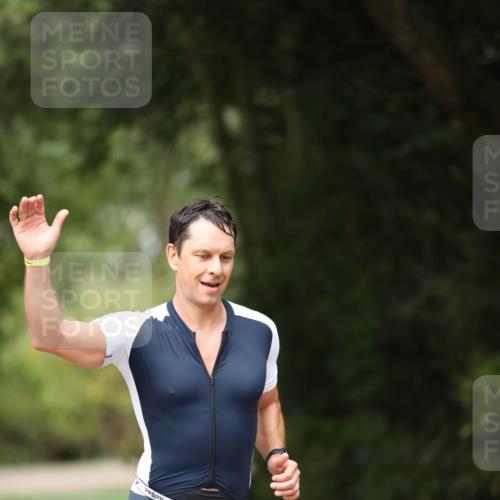 30.08.2026 - Elbe Triathlon Hamburg Antke Förster http://msf.ph/oto/10100223 30.08.2026 11:03:02 Laufen 656 meine-sportfotos.de