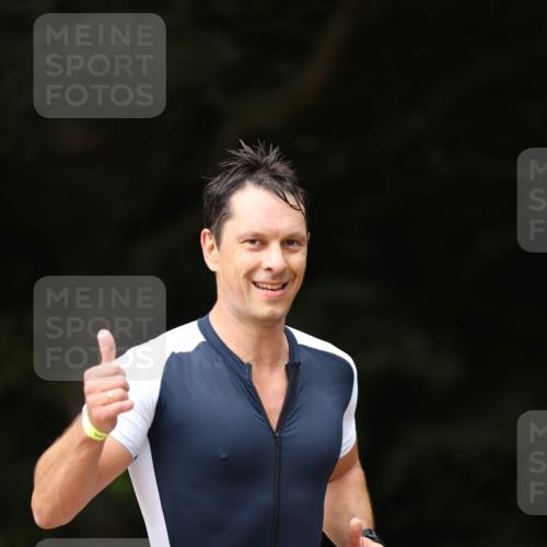 30.08.2026 - Elbe Triathlon Hamburg Antke Förster http://msf.ph/oto/10100227 30.08.2026 11:03:03 Laufen 656 meine-sportfotos.de