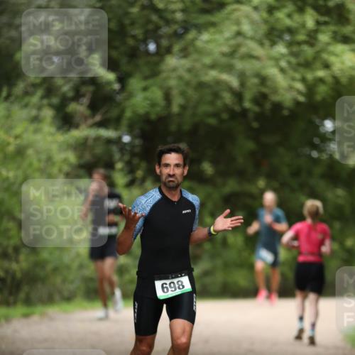 30.08.2026 - Elbe Triathlon Hamburg Antke Förster http://msf.ph/oto/10100233 30.08.2026 11:03:12 Laufen 698 meine-sportfotos.de