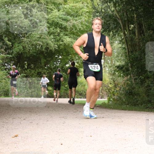 30.08.2026 - Elbe Triathlon Hamburg Antke Förster http://msf.ph/oto/10100234 30.08.2026 11:06:44 Laufen 633, 524 meine-sportfotos.de