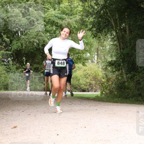 30.08.2026 - Elbe Triathlon Hamburg Antke Förster http://msf.ph/oto/10100248 30.08.2026 11:06:55 Laufen 848 meine-sportfotos.de